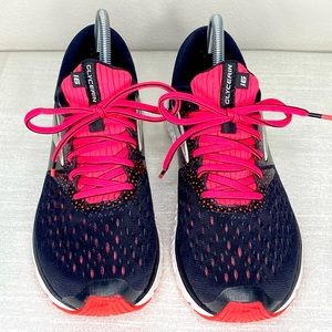 Brooks Glycerin 16  athletic sneakers black and pink size 8 wide D